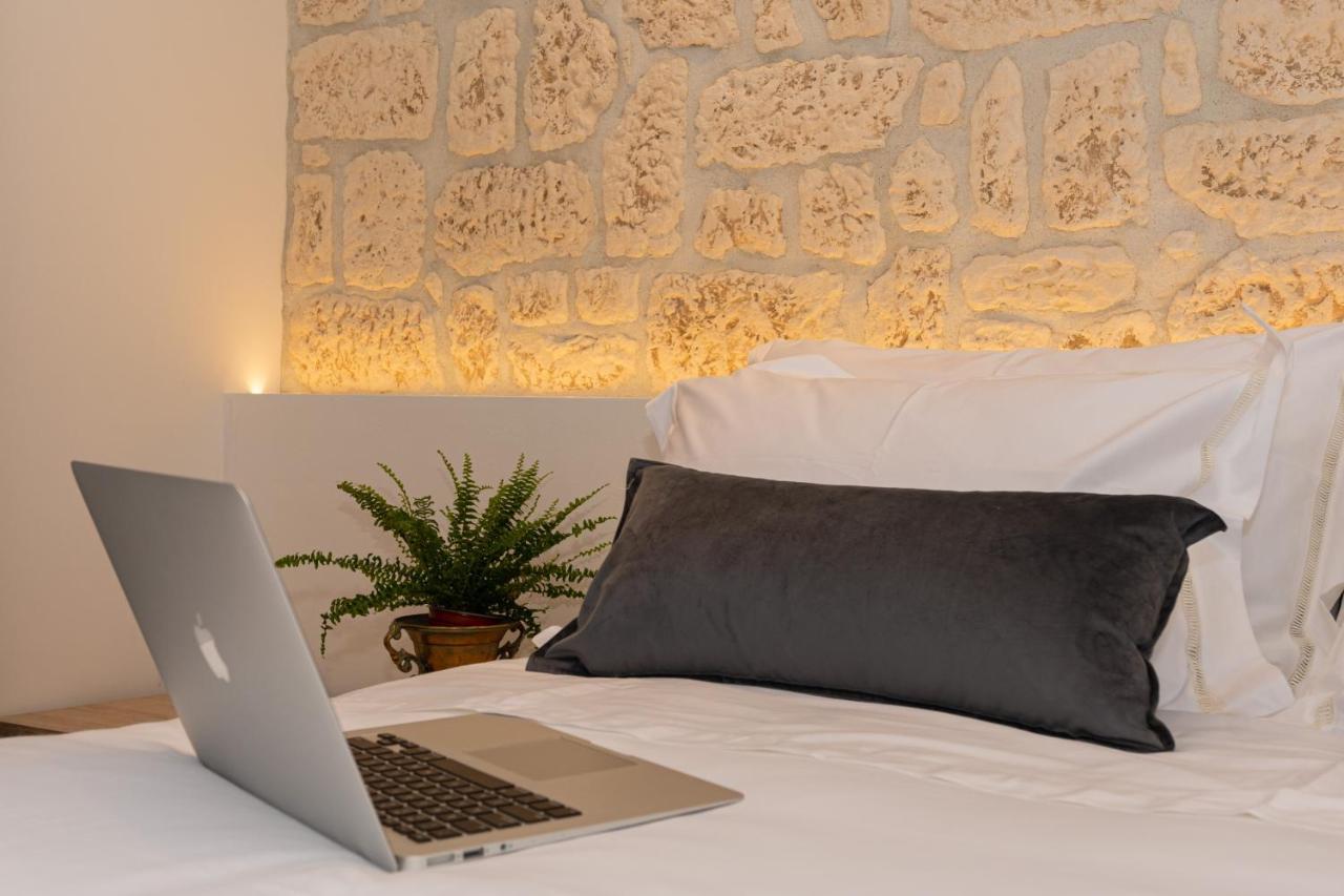 St. Clara Old Town Aparthotel Σίμπενικ Εξωτερικό φωτογραφία