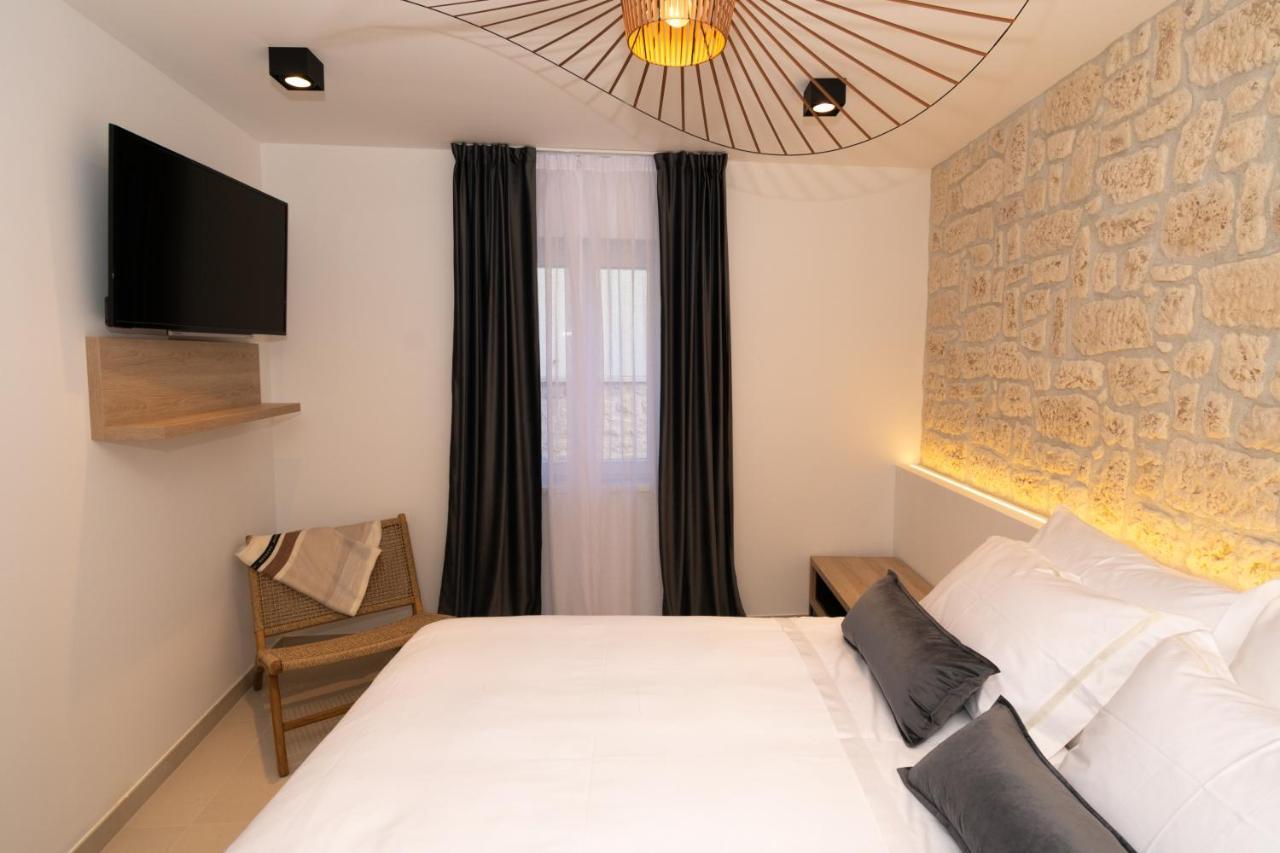 St. Clara Old Town Aparthotel Σίμπενικ Εξωτερικό φωτογραφία