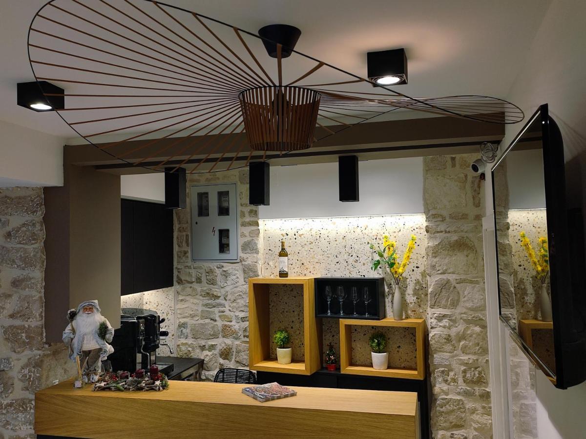 St. Clara Old Town Aparthotel Σίμπενικ Εξωτερικό φωτογραφία